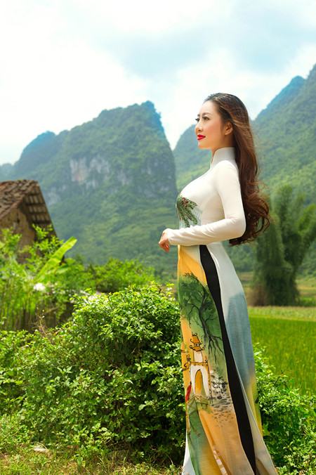 MC Kim Trang khoe sắc trên Thành nhà Mạc ở Lạng Sơn ảnh 5