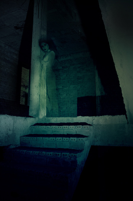 Người mẫu Xuân Thuỳ hoá ma cực kinh hãi ảnh 7