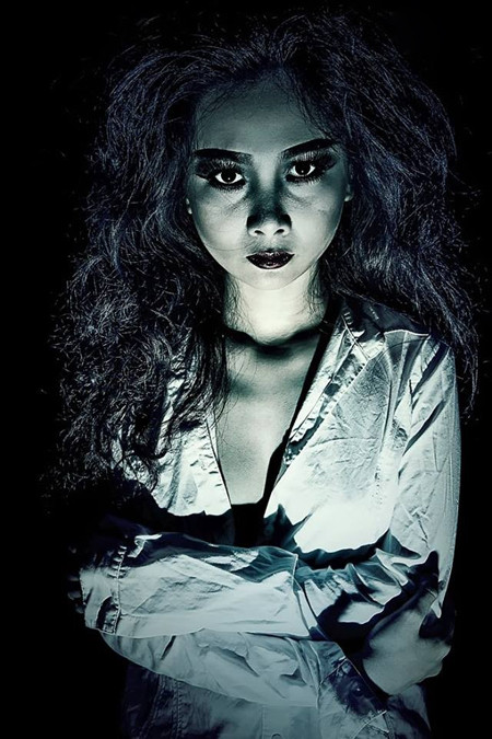 Người mẫu Xuân Thuỳ hoá ma cực kinh hãi ảnh 4