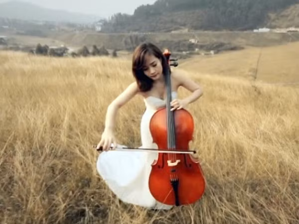 Video ca nhạc “hướng về Hà Nội”: Kể một câu chuyện khác... ảnh 1
