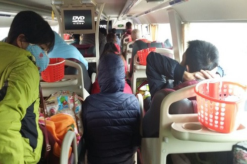 Lo ngại những chuyến xe nhồi nhét khách dịp Tết ảnh 1