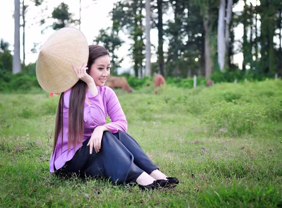 MC Kim Trang dịu dàng nón lá, áo bà ba ảnh 7