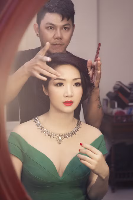 Hoa hậu Giáng My khoe nhan sắc mê hoặc với vòng 1 căng tràn ảnh 1