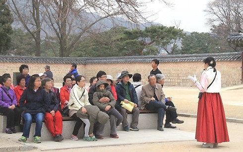 Lợi dụng con đường du lịch, nhiều lao động Việt Nam trốn ở lại nước ngoài ảnh 2