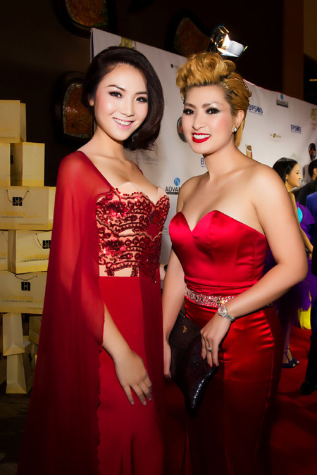 Hoa hậu Jennifer Chung hội ngộ dàn ca sĩ nổi tiếng hải ngoại ảnh 7