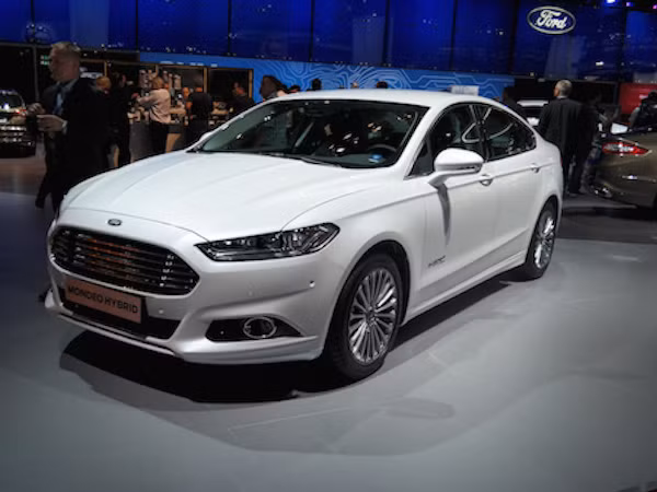 Cận cảnh Ford Mondeo 2015 lần đầu ra mắt tại Paris Motor Show ảnh 10