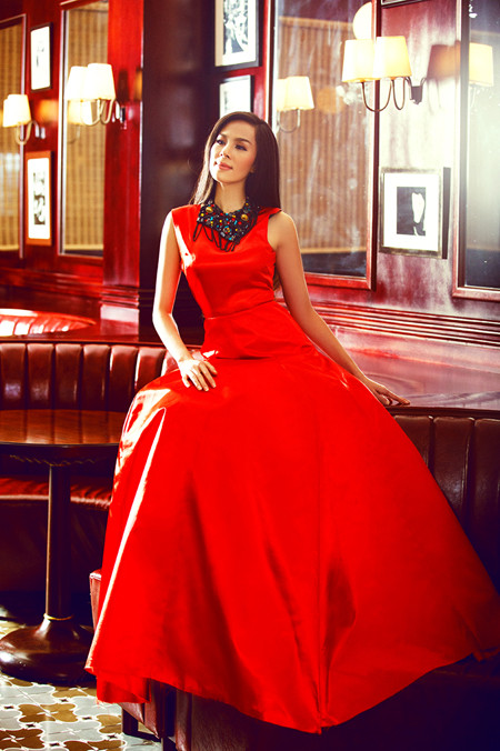 Á hậu Tố Uyên “tái xuất” khoe vóc dáng cực gợi cảm ảnh 8