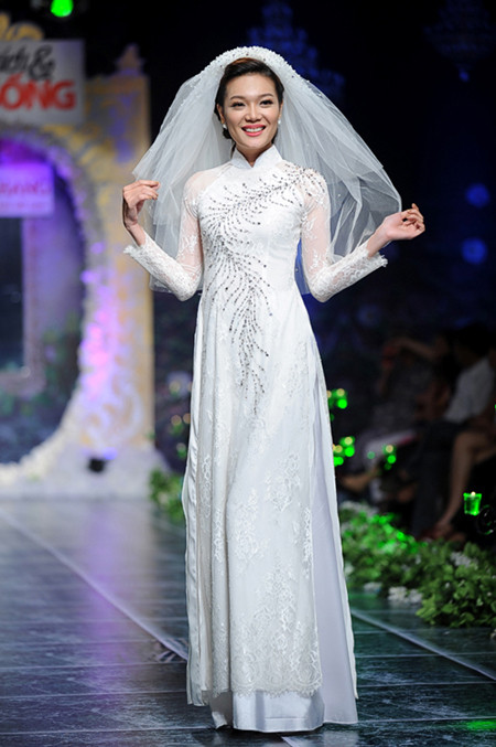 Giải vàng Ngôi sao người mẫu Châu Thanh Trúc khoe sắc rạng ngời cùng áo dài cưới ảnh 7