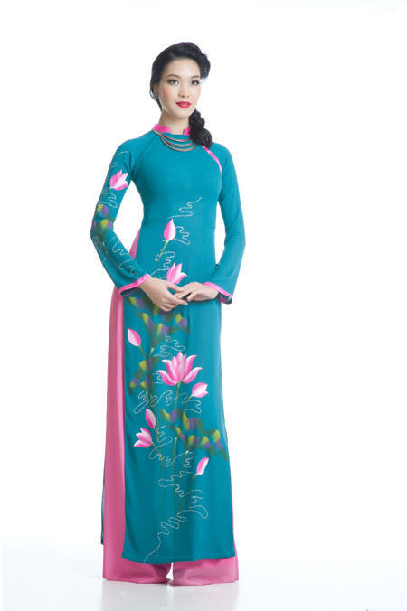 Hoa hậu Thùy Dung dịu dàng khoe sắc trong tà áo dài ảnh 9