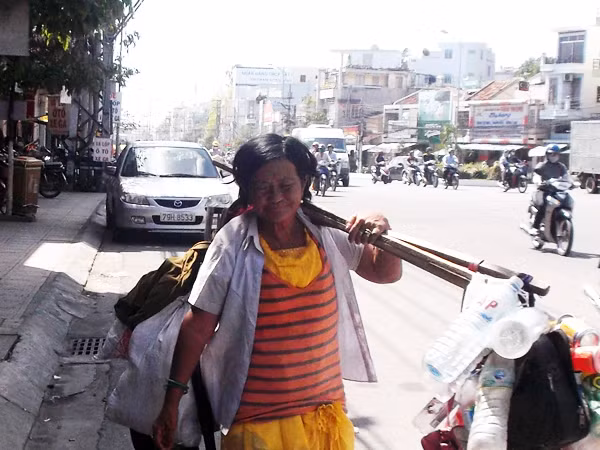 Từ bà trùm buôn ma túy hoàn lương thành người canh nghĩa trang liệt sỹ thầm lặng ảnh 1