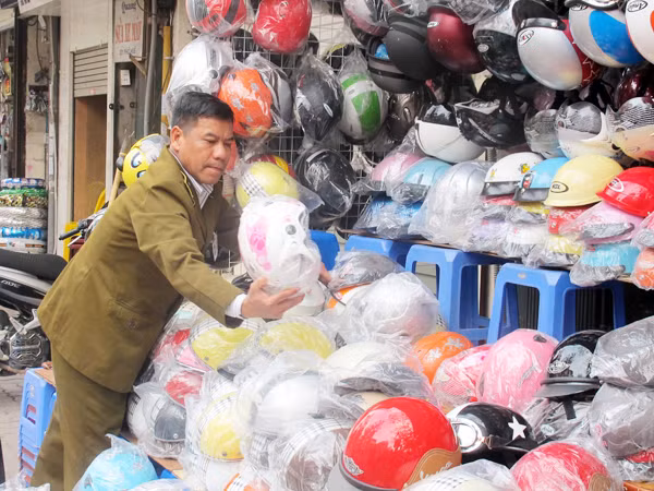 Mũ bảo hiểm rởm có nguy cơ bùng phát trở lai ảnh 1