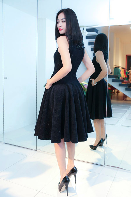 Ngô Thanh Vân đầy bí ẩn và quyến rũ trong trang phục Twins ảnh 1