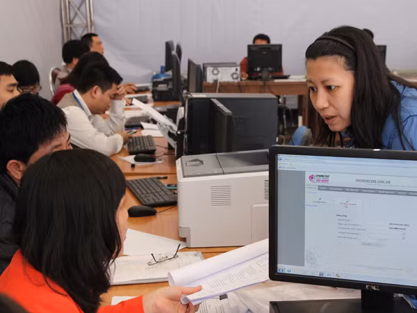 Khó bố trí nguồn tiền để tăng lương ảnh 1