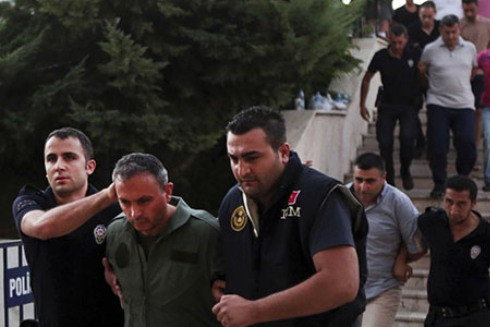 Thổ Nhĩ Kỳ bắt giữ thêm gần 700 người liên quan cuộc đảo chính năm 2016 ảnh 1