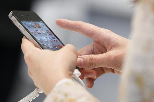 Những lưu ý để phòng chống cháy, nổ khi sạc pin điện thoại ảnh 3