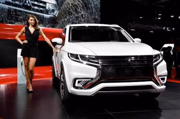 Mitsubishi Outlander PHEV Concept-S: Tiêu thụ nhiên liệu ít hơn cả xe máy ảnh 1