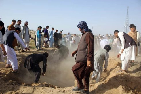 Taliban liên tiếp tấn công các thủ phủ của Afghanistan ảnh 2
