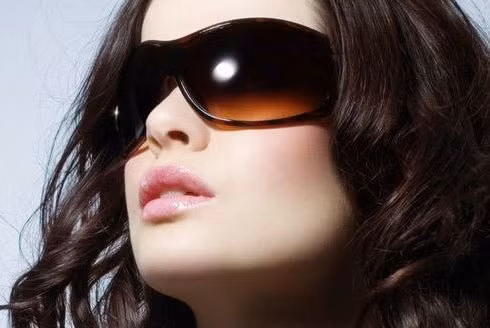 Những thói quen hàng ngày gây hại cho mắt mà bạn cần phải bỏ ngay ảnh 6