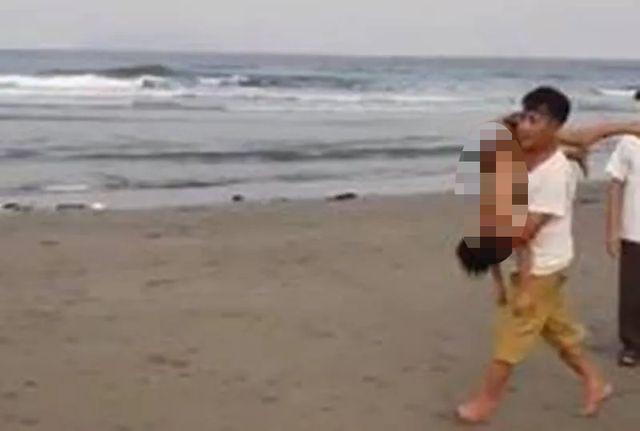 [AUDIO 15-4-2019] Tắm biển, 2 học sinh đuối nước thương tâm ảnh 1