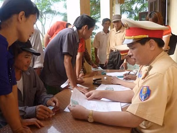 Chống làm giả chứng từ lệ phí trước bạ ô tô, xe máy ảnh 1