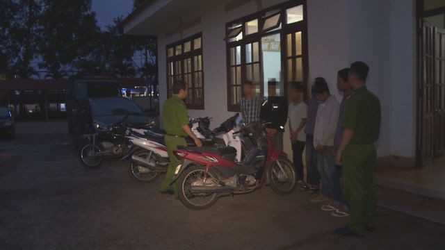 [AUDIO 4-11-2019] Hỏa hoạn thiêu rụi cửa hàng tạp hóa lúc giữa trưa ảnh 3