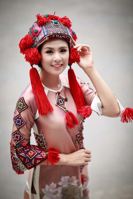 Áo dài Việt đến kinh đô thời trang thế giới ảnh 1