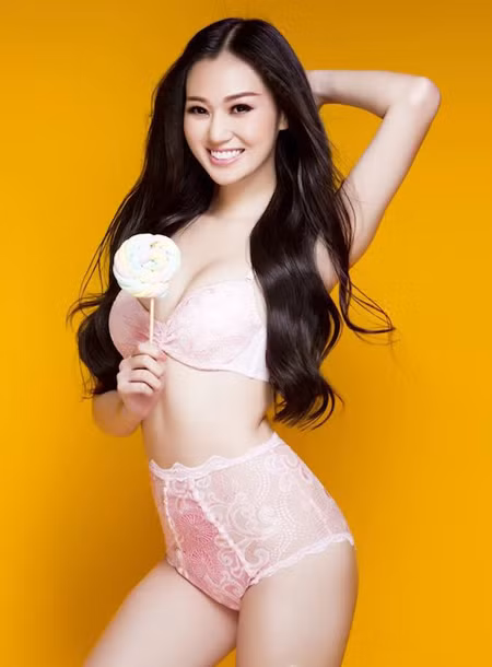 Khánh My tiếp tục tung ảnh “kiệm vải” khoe đường cong nóng bỏng ảnh 4