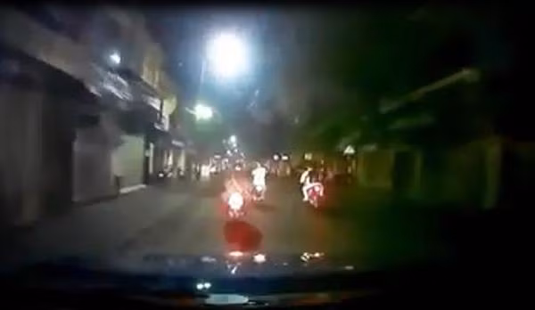 Màn truy đuổi nghẹt thở, bắt gọn nhóm cướp trên đường phố Hà Nội ảnh 1