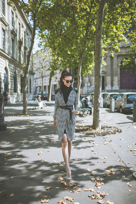 Hồng Quế tự tin sải bước trong những ngày chớm đông Paris ảnh 5 Hồng Quế tự tin sải bước trong những ngày chớm đông Paris ảnh 5