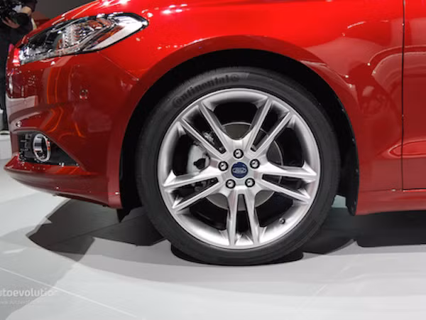 Cận cảnh Ford Mondeo 2015 lần đầu ra mắt tại Paris Motor Show ảnh 9