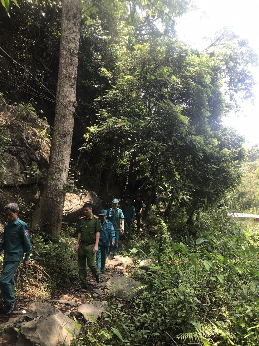 Tuần tra công tác PCCC tại bìa rừng xã Hương Sơn Tuần tra công tác PCCC tại bìa rừng xã Hương Sơn