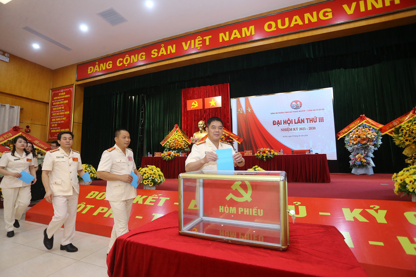 Sáng suốt lựa chọn các đồng chí đủ năng lực tham gia Ban chấp hành Đảng bộ nhiệm kỳ 2025 - 2030