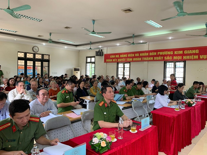 Hội nghị có sự tham gia của đông đảo người dân đang sinh sống, làm việc tại phường Kim Giang Hội nghị có sự tham gia của đông đảo người dân đang sinh sống, làm việc tại phường Kim Giang