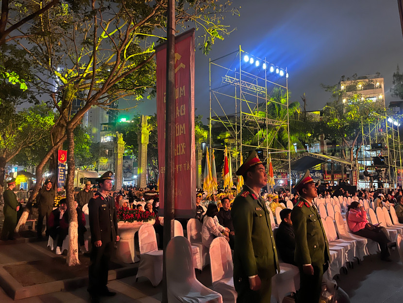 Công an quận Đống Đa triển khai lực lượng tại các khu vực xung quanh Công viên văn hóa Đống Đa