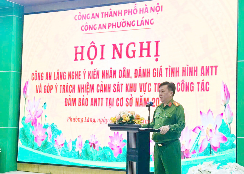 Trung tá Nguyễn Duy Định - Trưởng Công an phường phát biểu khai mạc hội nghị