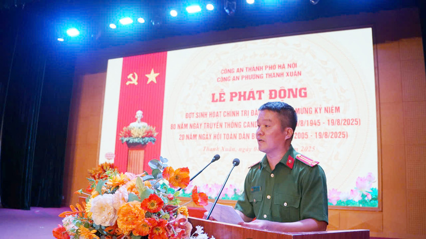 Trung tá Lê Hùng Vỹ, Phó Trưởng Công an phường Thanh Xuân kêu gọi toàn thể cán bộ, chiến sĩ Công an phường Thanh Xuân tích cực hưởng ứng và tham gia đợt sinh hoạt này bằng những hành động thiết thực