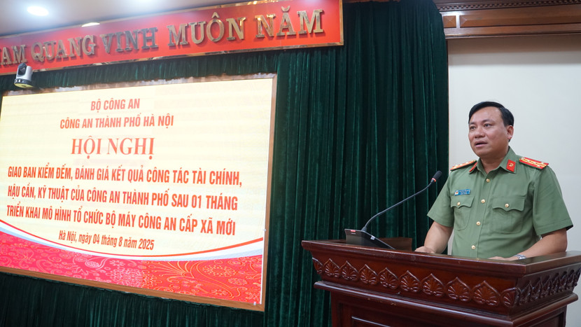 Đại tá Nguyễn Tiến Đạt - Phó Giám đốc CATP Hà Nội phát biểu chỉ đạo tại hội nghị