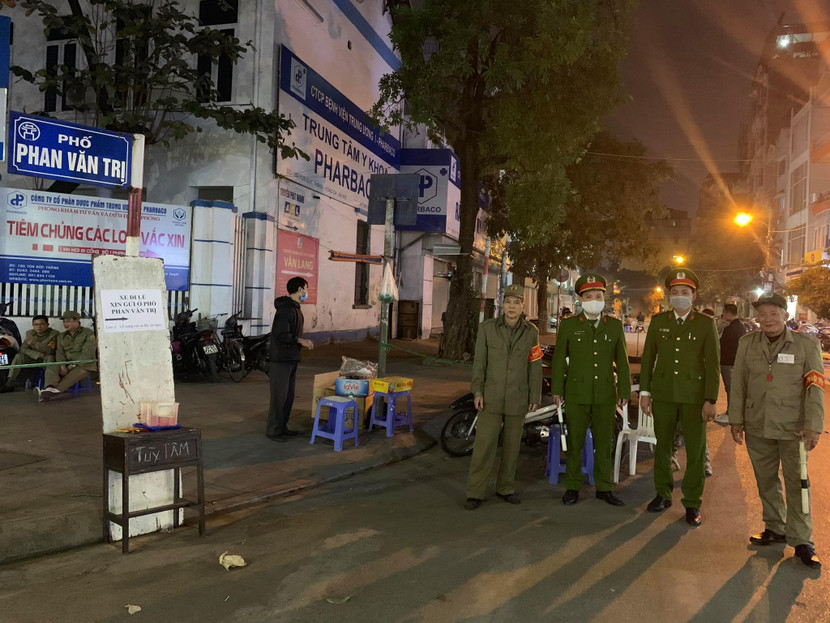 Lực lượng bảo vệ dân phố tham gia cùng công an cơ sở đảm bảo an ninh trật tự Lực lượng bảo vệ dân phố tham gia cùng công an cơ sở đảm bảo an ninh trật tự