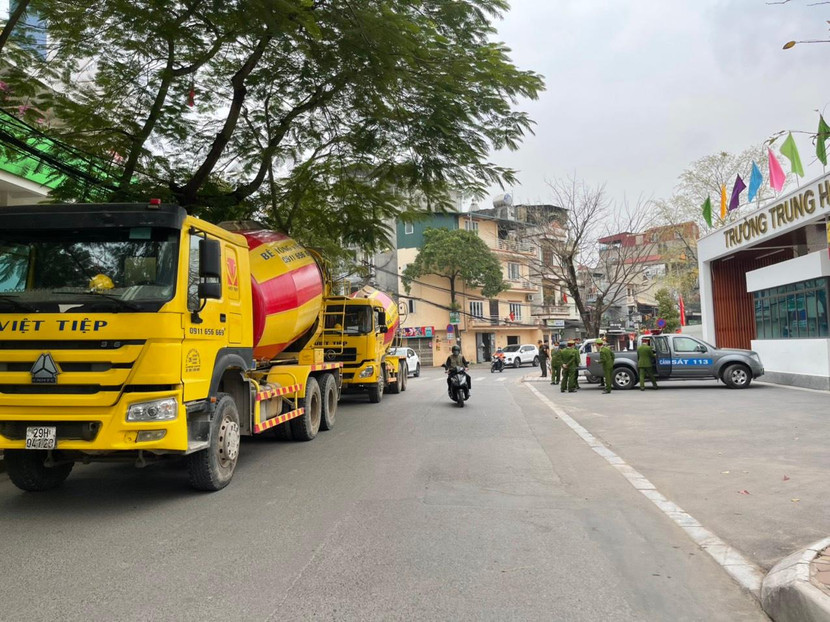 Các phương tiện đi sai giờ quy định bị kiểm tra xử lý