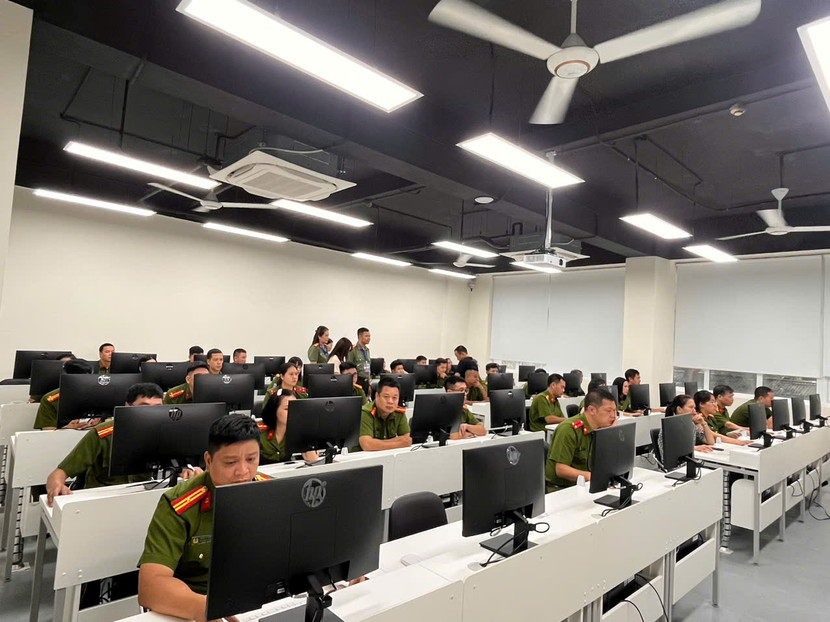 Toàn cảnh phòng thi tập trung