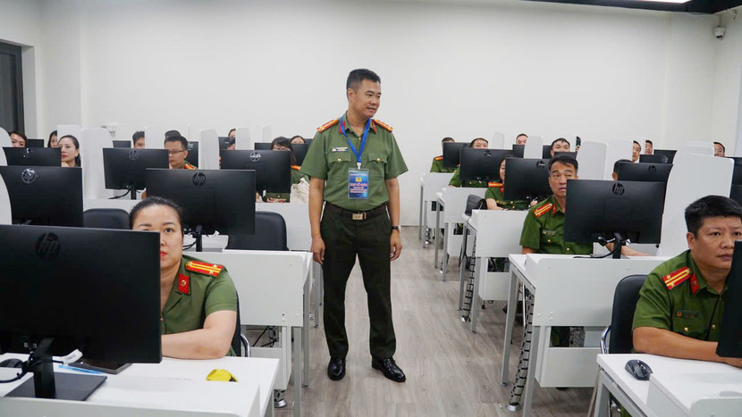 Hình ảnh phòng thi được bố trí khoa học, hiện đại tại Đại học Bách khoa Hà Nội