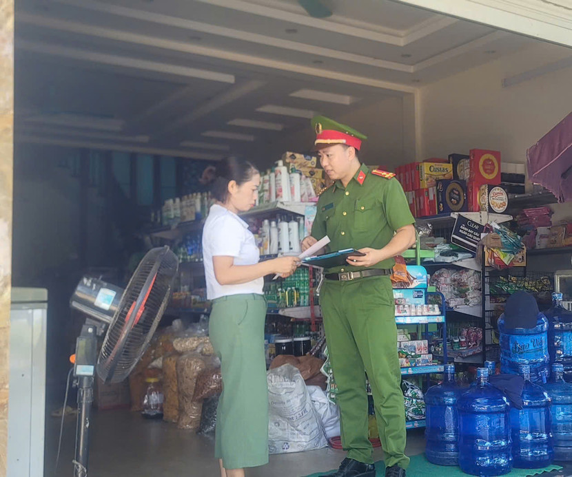 Lực lượng Cảnh sát PCCC gửi tài liệu hướng dẫn điều kiện an toàn PCCC và CNCH đến chủ cơ sở