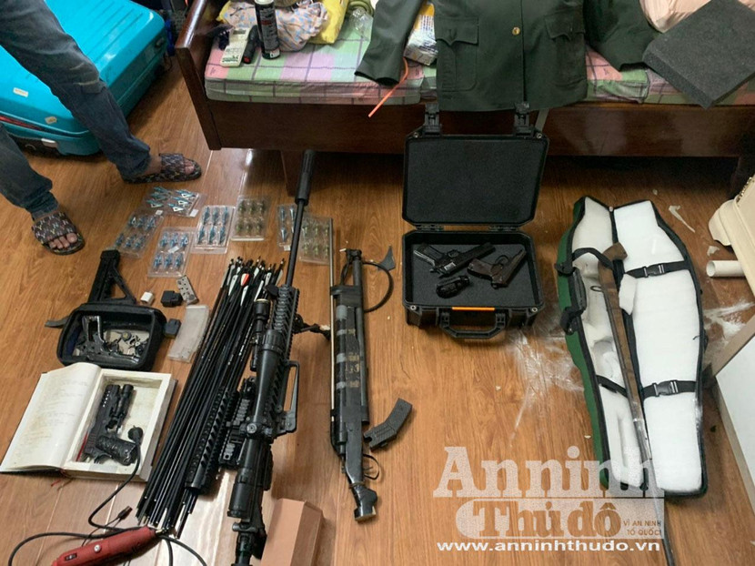 Các tang vật thu giữ tại nhà Nguyễn Tiến Dũng