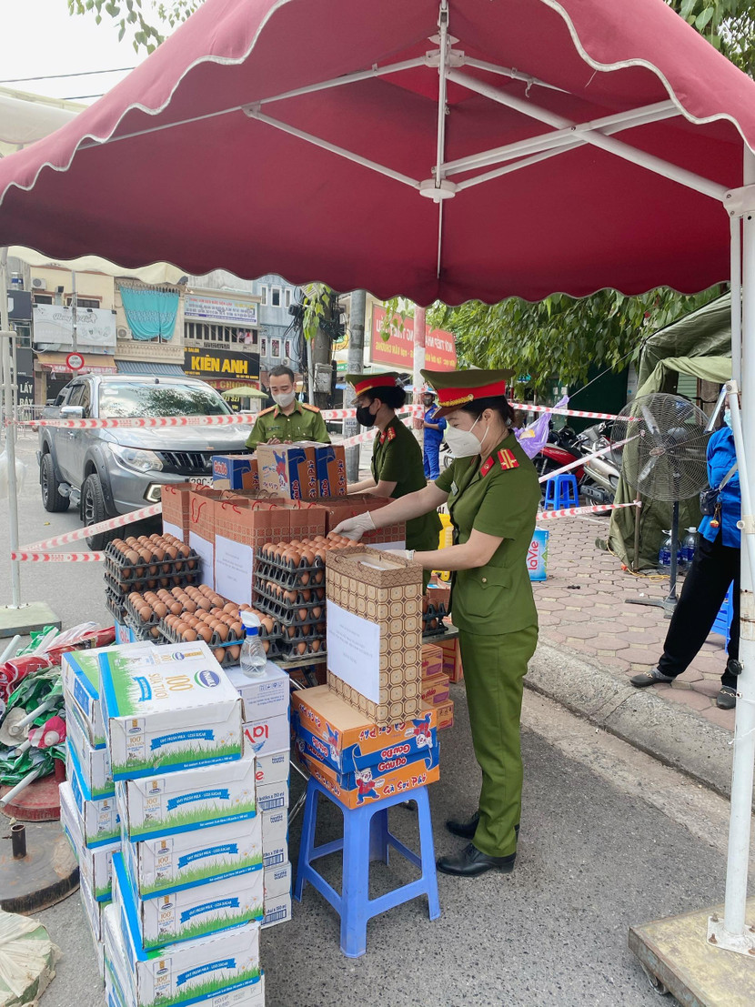 Món quà đặc biệt dành tặng đồng đội nhanh chóng được tập kết