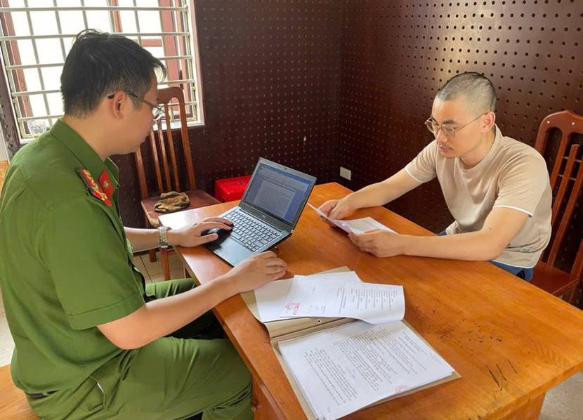 Cơ quan điều tra lấy lời khai của đối tượng trộm cắp tài sản