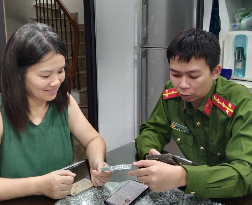 Đi từng ngõ, gõ từng nhà hỗ trợ nhân dân