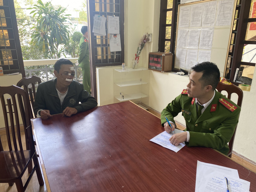 Cơ quan điều tra lấy lời khai của đối tượng Điệp Cơ quan điều tra lấy lời khai của đối tượng Điệp