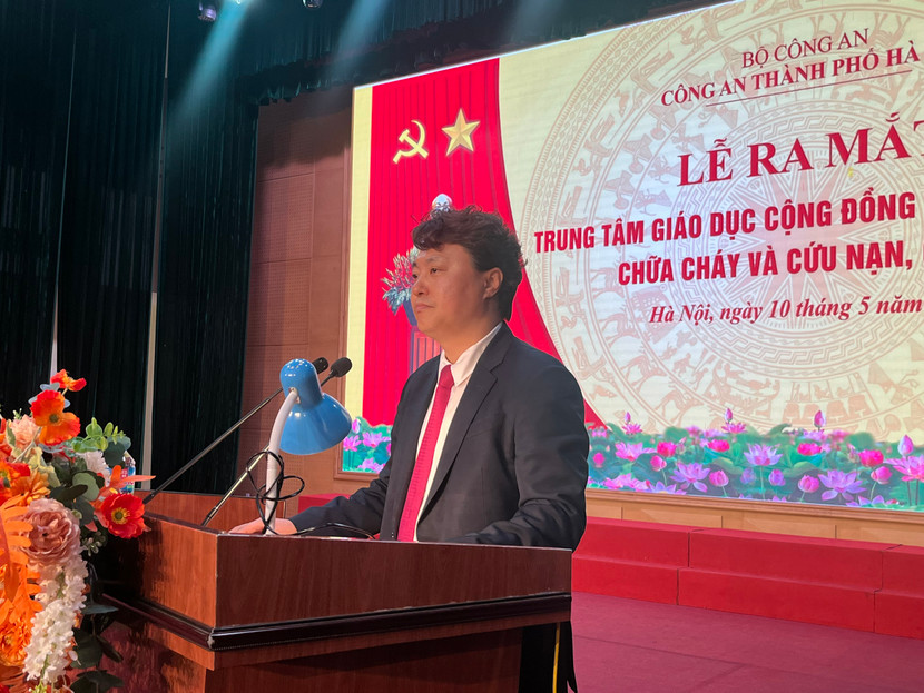 Chủ tịch Hiệp hội giáo dục an toàn Hàn Quốc phát biểu tại lễ ra mắt trung tâm