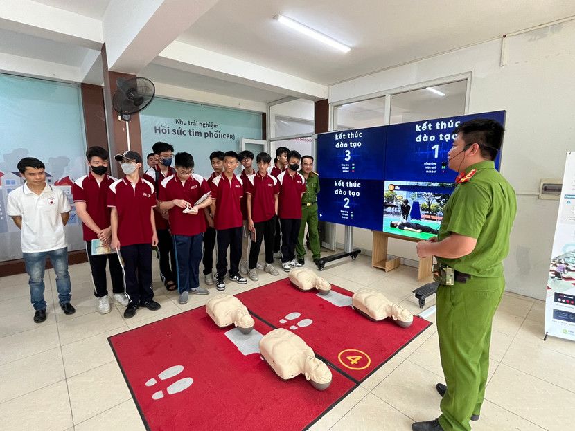 Ra mắt Trung tâm giáo dục cộng đồng về PCCC và CNCH