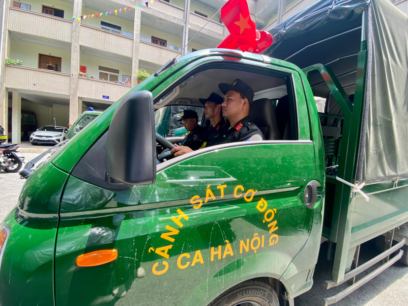 Những giây phút tĩnh lặng trước giờ G, mỗi cán bộ, chiến sĩ đều tập trung cao độ, rà soát lại phương án và nhiệm vụ của cá nhân trong kế hoạch chung
